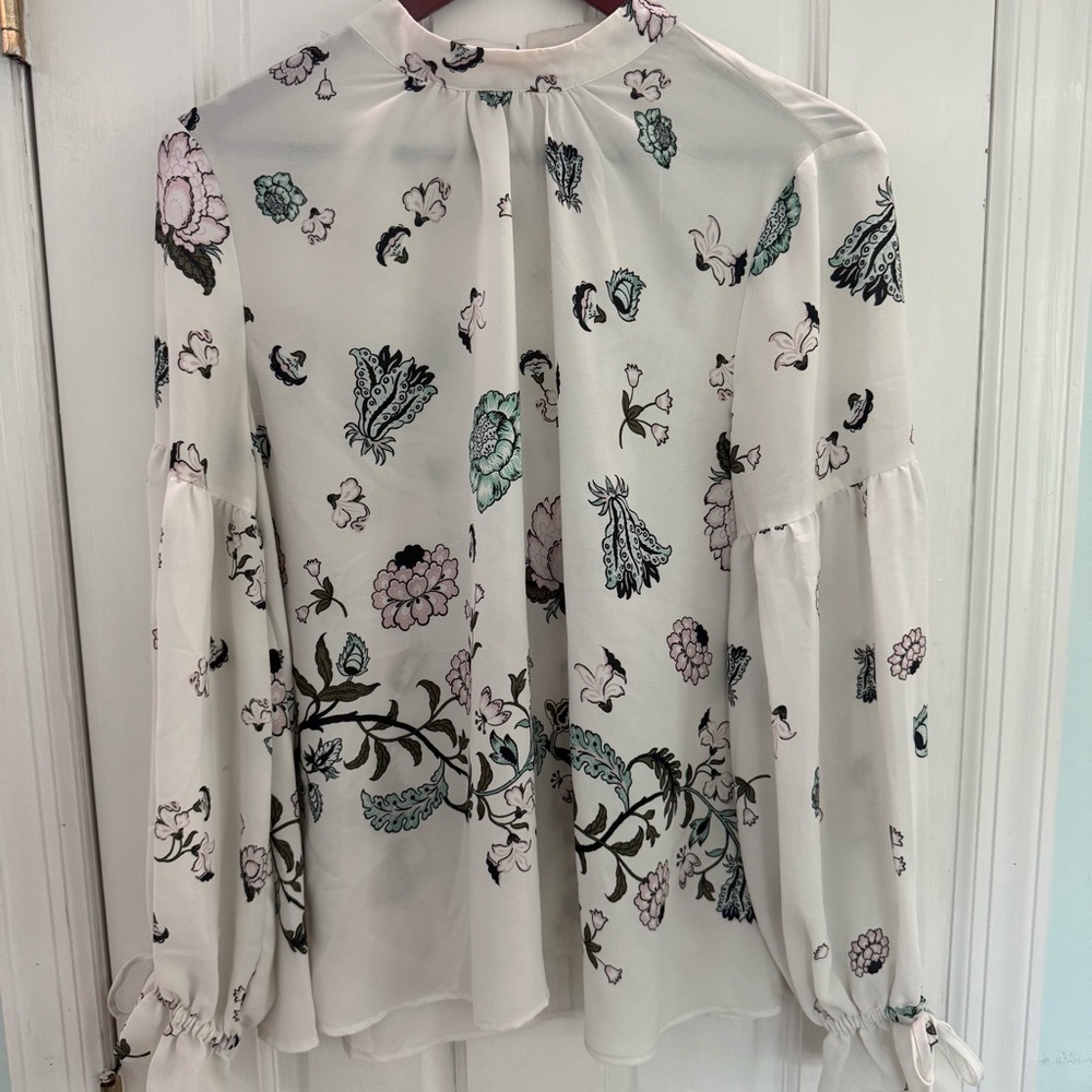 LOFT Outlet White Floral Long Sleeve Blouse – Size L